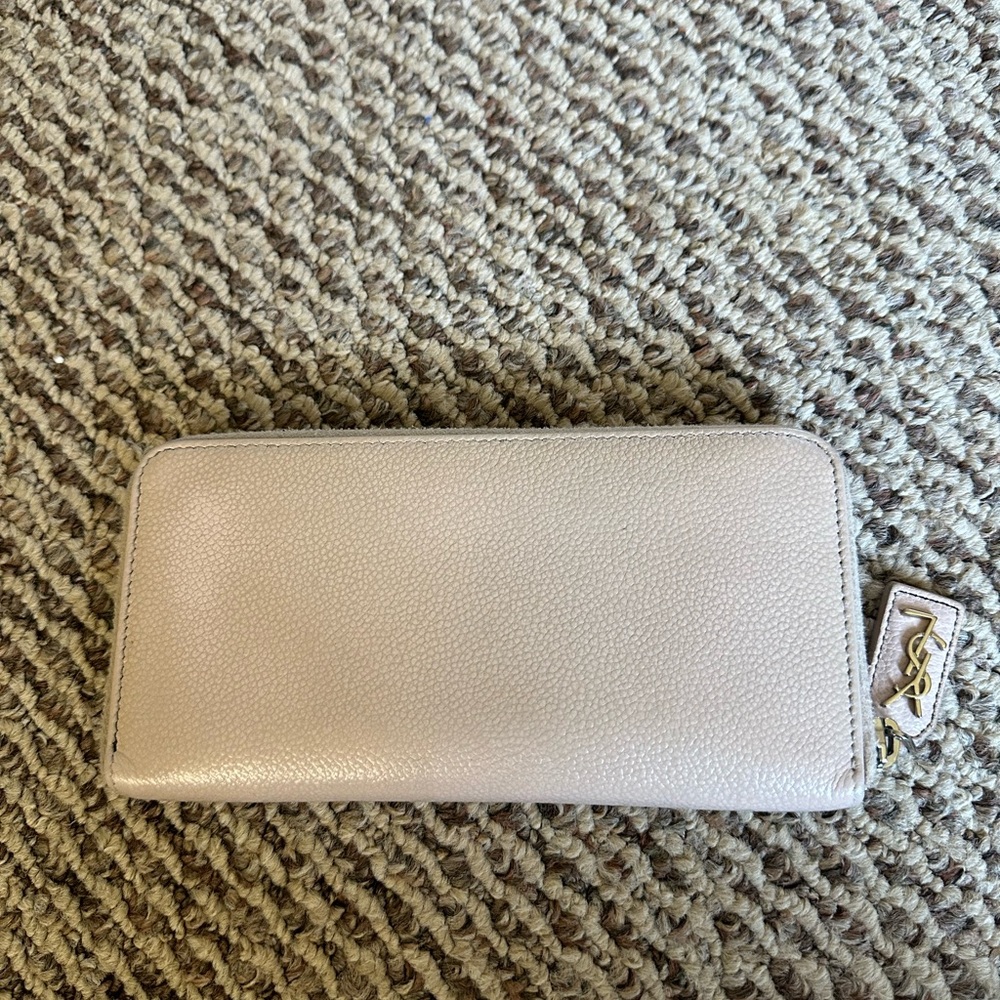 Saint Laurent Cassandra Zippy Wallet - Picture 3 of 11